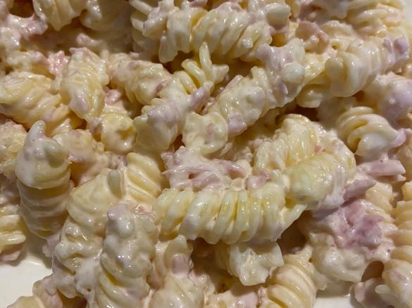 Pasta prosciutto e panna