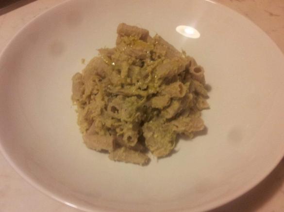 Rigatoni di konjac e amaranto al pesto di carciofi e nocciole