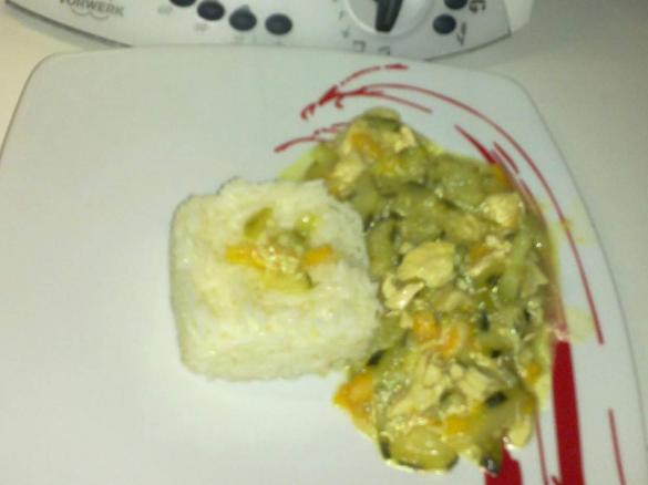 Tortini di riso con pollo e verdure all'orientale