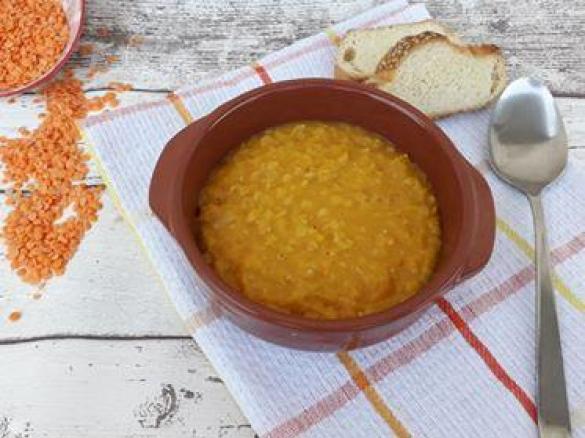 Zuppa di lenticchie rosse e zucca