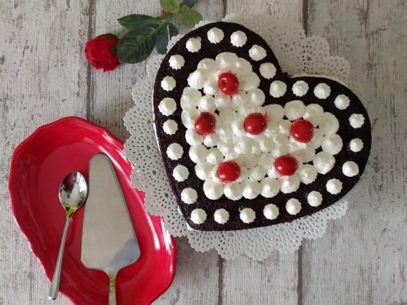 TORTA FORESTA NERA SENZA GLUTINE E SENZA LATTICINI