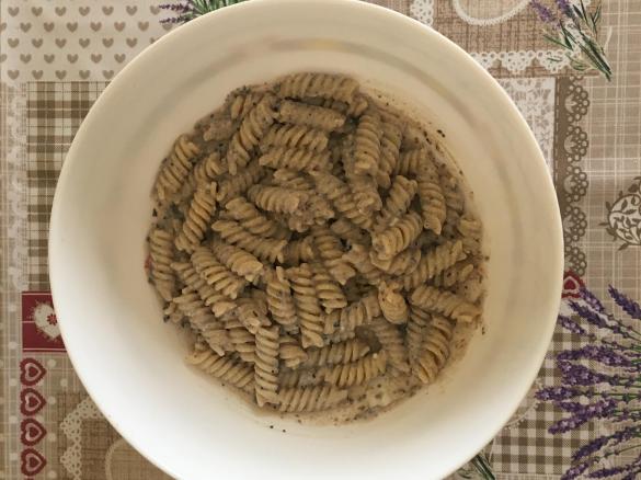 Fusilli al pesto di olive nere