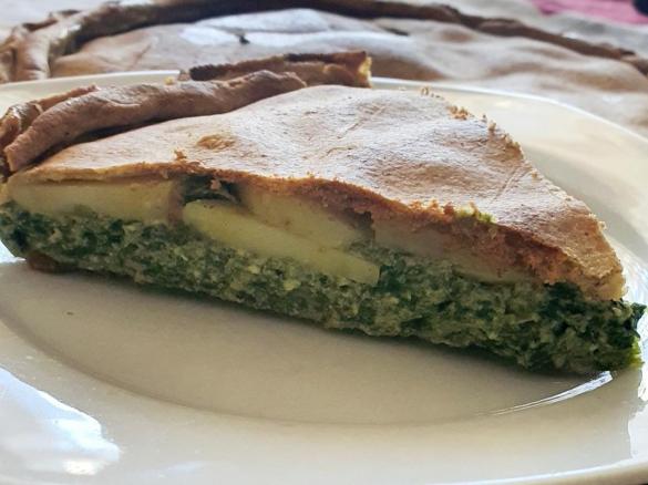 Rustico di brisee multicereali con ricotta spinaci tonno e petali di patate