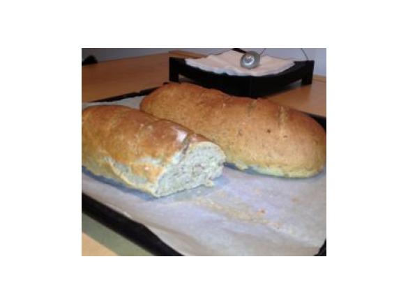 Pane alle noci e semi