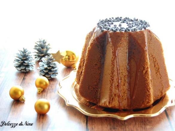 PANDORO AL CAFFE' CON SALSA AL CARAMELLO