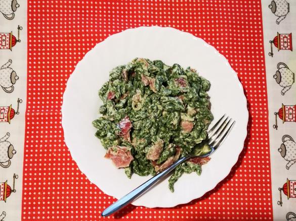 Spatzle agli spinaci con speck e panna