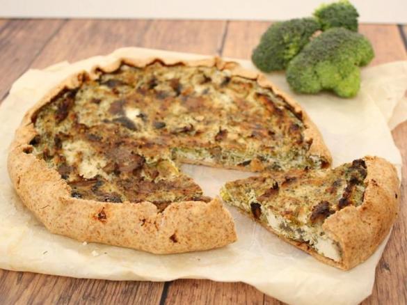 Torta rustica con broccoli e funghi