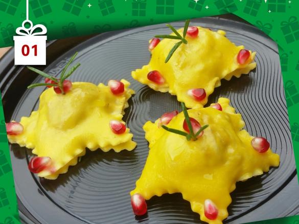 Ravioli con Farina di Farro ripieni di Luganega e castagne - Natale