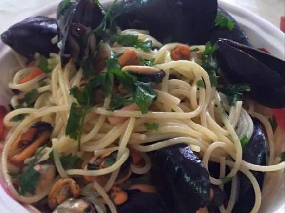 spaghetti con cozze fresche