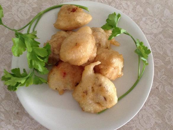 Crespelle salate ai funghi e alle acciughe, capperi e prezzemolo 