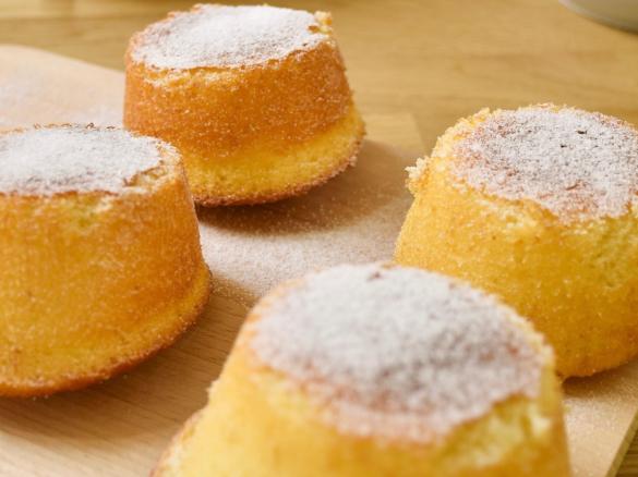 Mini tortine al latte caldo