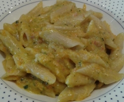 Pasta speck zucchine carote e robiola