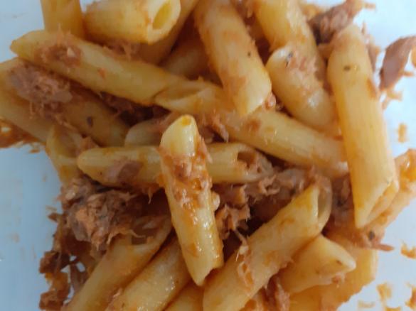 Penne acciughe tonno e agrume