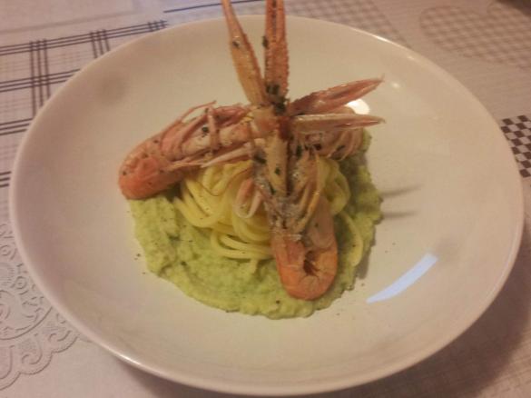 Spaghetti alla chitarra agli scampi e crema di broccoli