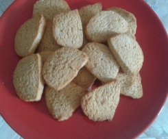 Biscotti croccanti alle nocciole