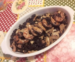 Riso Venere con gamberi, funghi e zafferano