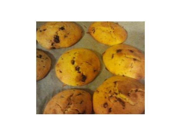 BISCOTTI CON GOCCE DI CIOCCOLATO DI UOVA DI PASQUA