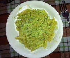 Penne zucchine, pinoli e Philadelphia 