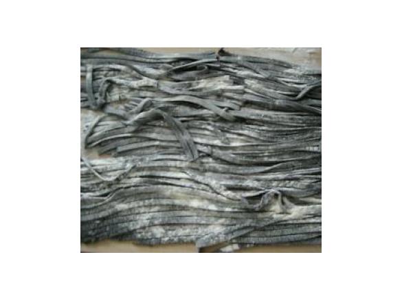 Pasta nera al sugo di seppia ripiena