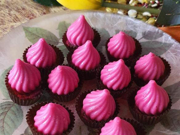 Baci ricoperti di cioccolato rosa