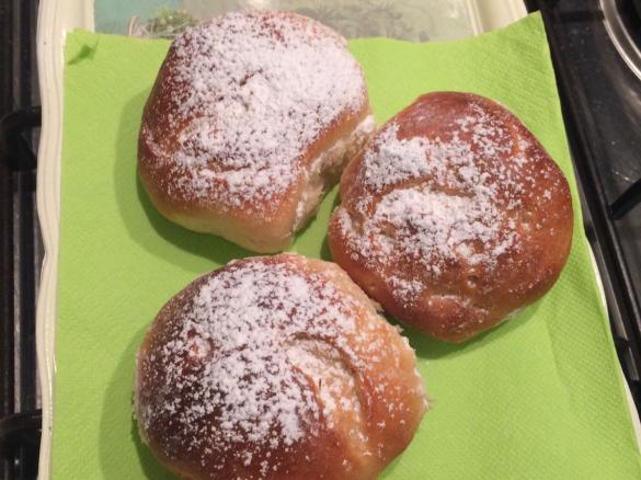 Brioche senza uova al profumo di limone