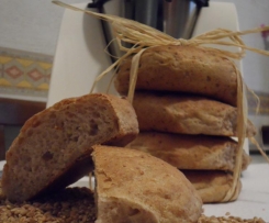 Pane semintegrale con noci e mele