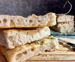 Focaccia bianca a lievitazione naturale e alta idratazione (ideale da farcire)