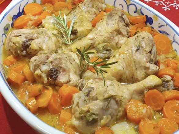 COSCE E SOVRACOSCE DI POLLO STUFATE AL VAROMA CON CONTORNO