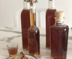 Liquore nespolino (simil amaretto di Saronno)