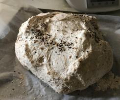 Pane casalingo semintegrale e con i semi