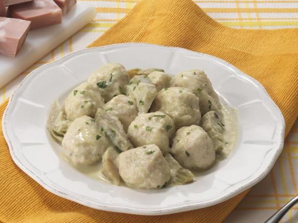 Gnocchi di ricotta al sugo di carciofi