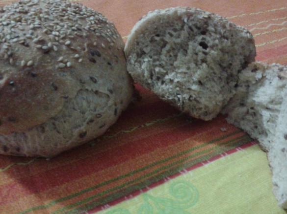 Pane alle 3 farine e semi di lino