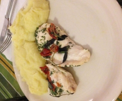 Petto di pollo in aromi con contorno di purè