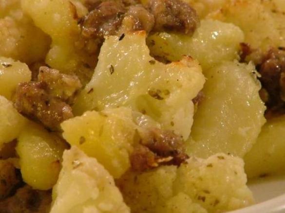 Salsiccia, cavolfiore e patate 