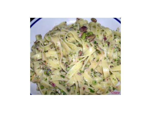 Tagliatelle al pesto di pistacchio e limone