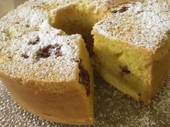 Chiffon cake ai frutti rossi