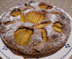 Torta senza glutine con mele, uvetta, noci e amaretti