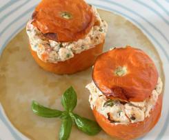 Pomodori ripieni di ricotta e basilico