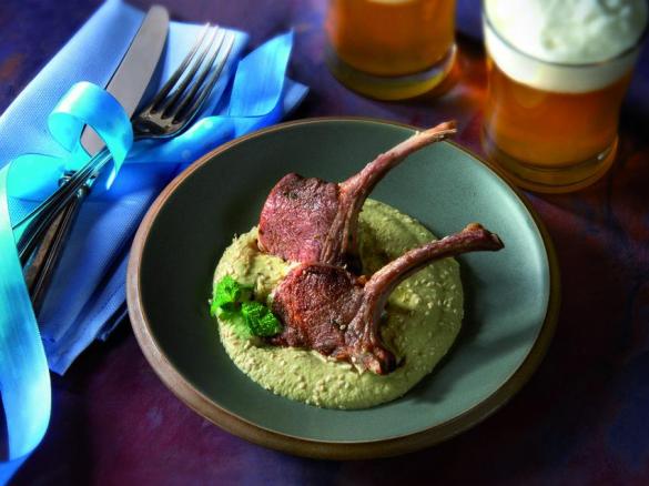 Costolette di agnello con crema di melanzane e menta