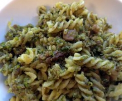 Pasta al pesto di pistacchio e speck