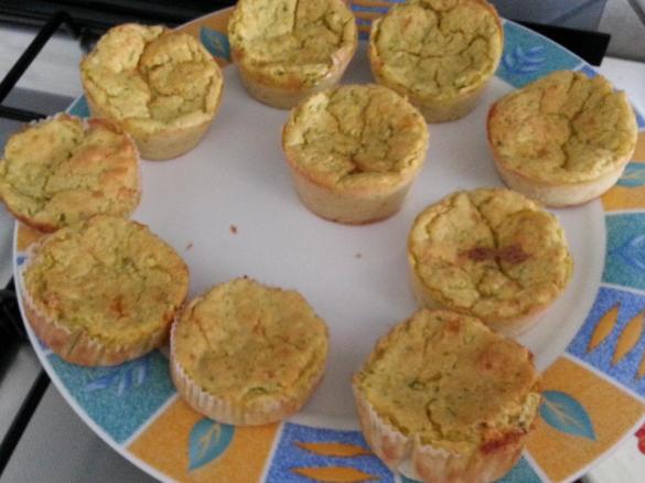 Mini soufflè leggeri di zucchine