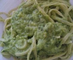 Trenette con pesto di zucchine