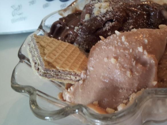 Gelato al gusto di Ferrero Rocher e Doppio Cioccolato fondente