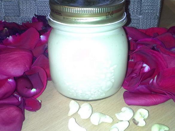 Crema spalmabile (nut**) bianca