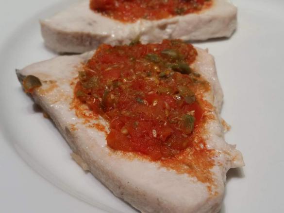 Pesce spada alla pizzaiola (ricetta light)