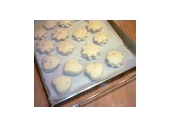 BISCOTTI AL PROVOLONE AFFUMICATO E SALAME