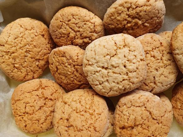 Biscotti mandorle e miele senza lattosio