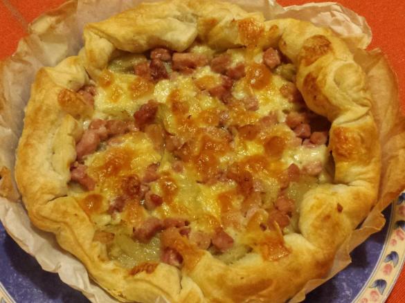 Torta salata con finocchi e pancetta