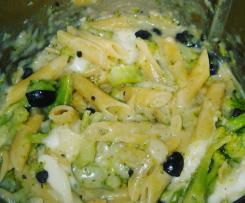 Penne broccoli, olive e scamorza
