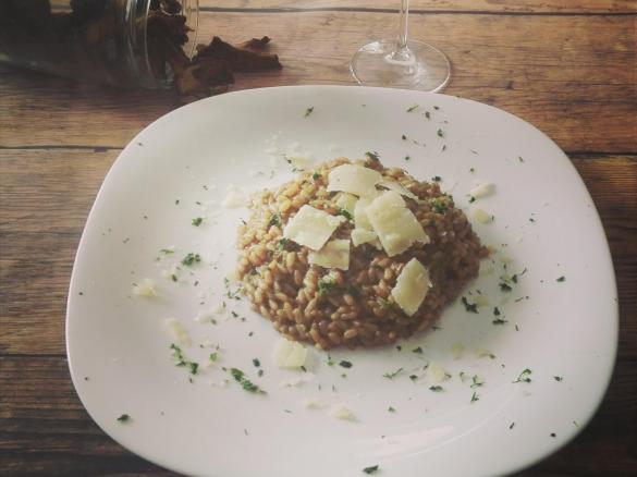 Risotto alla crema di porcini secchi con amarone e scaglie di parmigiano reggiano (Contest funghi)